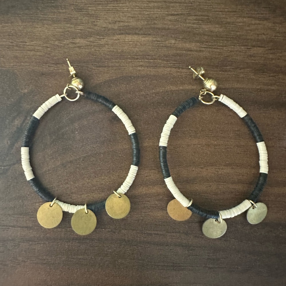 A wattz earrings. Hardly worn.